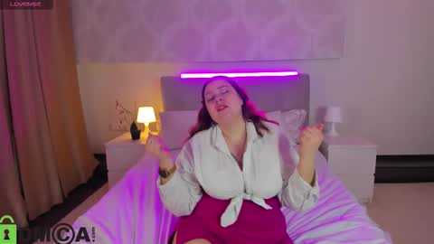 Snapshot of valery_grand chatting on February 15, 2026, 1:35 am Valery online show from February 15, 2026, 1:35 am