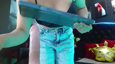 Valeria online show from December 18, 2024, 3:11 pm