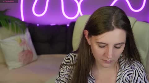 Snapshot of valerymurr chatting on October 14, 2025, 7:03 pm V A L E R Y  M U R online show from October 14, 2025, 7:03 pm