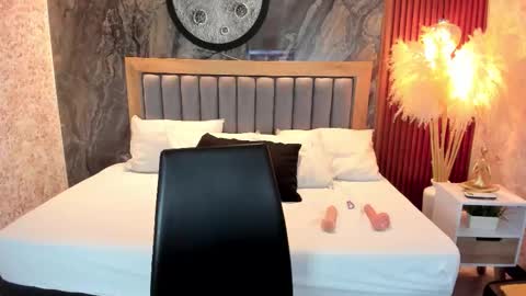 Valerie Shadey  online show from December 15, 2025, 8:02 pm