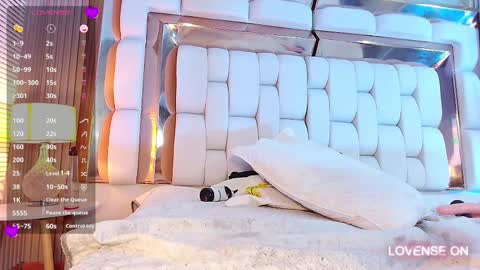 Valkiria moore  online show from March 7, 2025, 1:09 am