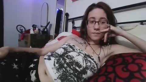 Snapshot of valleriestarr chatting on January 3, 2025, 1:27 am Vallerie Starr online show from January 3, 2025, 1:27 am