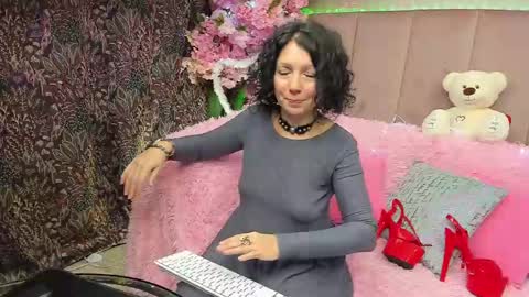 Snapshot of valleriwind chatting on January 7, 2025, 7:10 am ValleriWind online show from January 7, 2025, 7:10 am