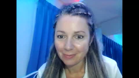 Snapshot of valleriwind chatting on January 25, 2025, 12:27 am ValleriWind online show from January 25, 2025, 12:27 am