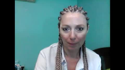 Snapshot of valleriwind chatting on February 7, 2025, 1:15 am ValleriWind online show from February 7, 2025, 1:15 am