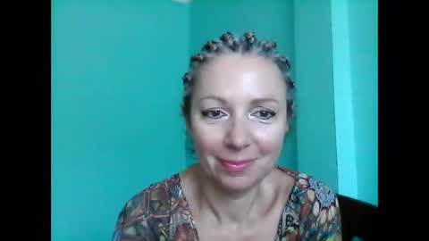 Snapshot of valleriwind chatting on February 19, 2025, 1:29 am ValleriWind online show from February 19, 2025, 1:29 am