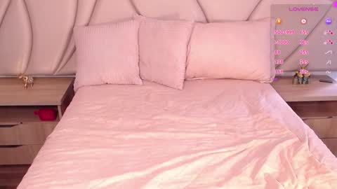 Vallery online show from September 10, 2025, 6:52 pm