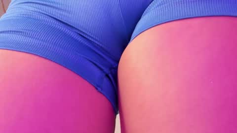 Vallolet Peach  online show from March 27, 2026, 12:05 pm