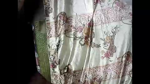 valysexyhot online show from May 26, 2026, 5:58 am