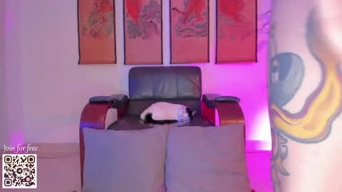      online show from December 1, 2024, 7:58 pm