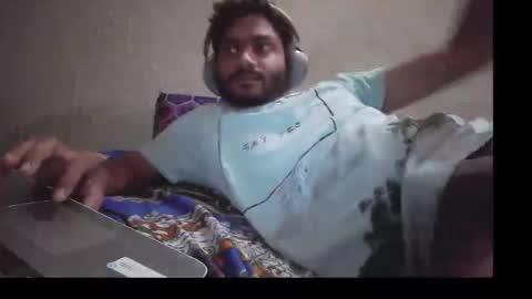 Snapshot of vampire_7 chatting on October 29, 2025, 9:55 am Robin online show from October 29, 2025, 9:55 am