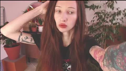 Snapshot of vampire_valentine chatting on April 13, 2026, 10:43 am Mollyy Valentine online show from April 13, 2026, 10:43 am