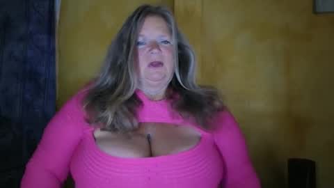 Snapshot of vampwoman chatting on May 13, 2026, 7:28 am vampwoman online show from May 13, 2026, 7:28 am