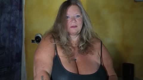 Snapshot of vampwoman chatting on May 16, 2026, 6:54 am vampwoman online show from May 16, 2026, 6:54 am