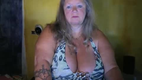 Snapshot of vampwoman chatting on May 21, 2026, 6:42 am vampwoman online show from May 21, 2026, 6:42 am