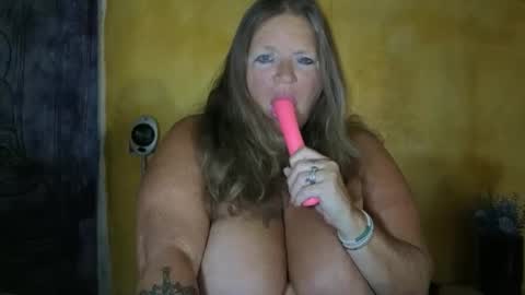 Snapshot of vampwoman chatting on May 26, 2026, 8:32 am vampwoman online show from May 26, 2026, 8:32 am