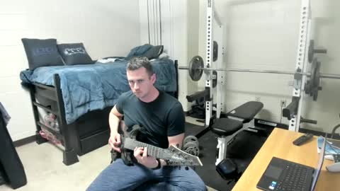 Snapshot of vandal2021 chatting on January 19, 2025, 2:47 am Vandal2021 online show from January 19, 2025, 2:47 am