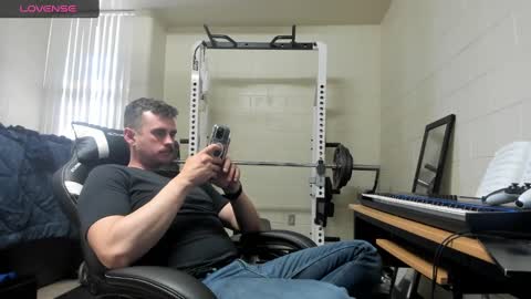 Snapshot of vandal2021 chatting on February 17, 2025, 4:48 pm Vandal2021 online show from February 17, 2025, 4:48 pm