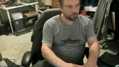 vandonh online show from June 18, 2026, 3:29 am