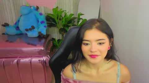 Vaneloppe  online show from June 2, 2026, 8:22 pm