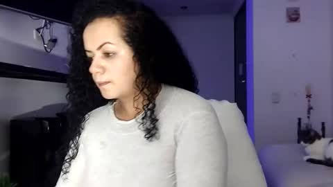 Snapshot of vanesam chatting on February 5, 2026, 9:03 am vanessa and samantha online show from February 5, 2026, 9:03 am