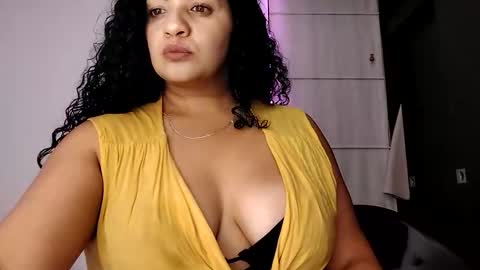 Snapshot of vanesam chatting on February 17, 2026, 4:42 am vanessa and samantha online show from February 17, 2026, 4:42 am