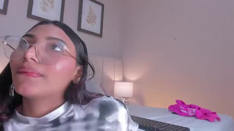 vanessa__cb online show from June 25, 2026, 6:34 pm