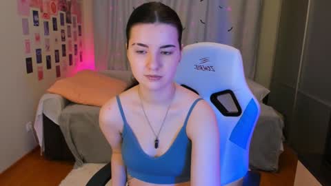 Snapshot of vanessa_brills chatting on December 19, 2024, 9:17 pm Vanessa online show from December 19, 2024, 9:17 pm