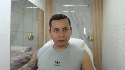 vanessa online show from June 19, 2026, 7:06 pm