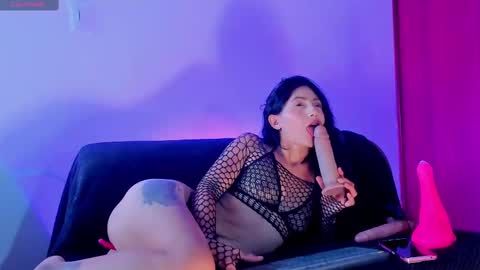 Snapshot of vanessa_gonzaless chatting on October 3, 2025, 5:32 pm Vanessa online show from October 3, 2025, 5:32 pm