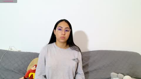 vanessaadol online show from May 8, 2026, 7:25 am