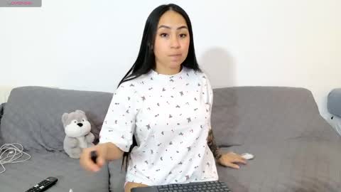 vanessaadol online show from May 18, 2026, 10:10 am