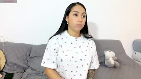 vanessaadol online show from May 19, 2026, 8:42 am