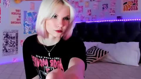 Vanessa online show from April 12, 2026, 2:44 pm