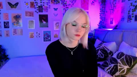 Vanessa online show from May 24, 2026, 3:06 pm