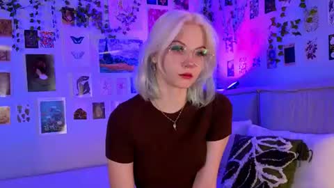 Vanessa online show from July 13, 2026, 2:42 pm