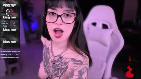 Vanessa  online show from March 12, 2026, 4:18 am