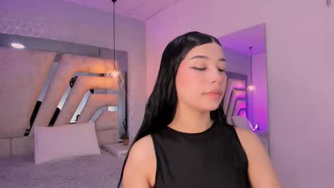 vanessaduval online show from November 2, 2025, 4:04 am