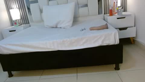 Vanessa Hard online show from October 1, 2025, 8:59 pm