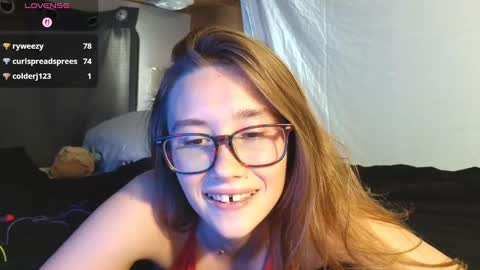 Snapshot of vanessarose4825 chatting on October 7, 2025, 8:39 pm Vanessa Rose online show from October 7, 2025, 8:39 pm