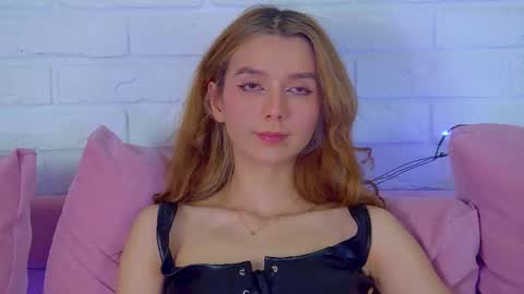 VanessaVienne online show from February 9, 2026, 4:55 pm