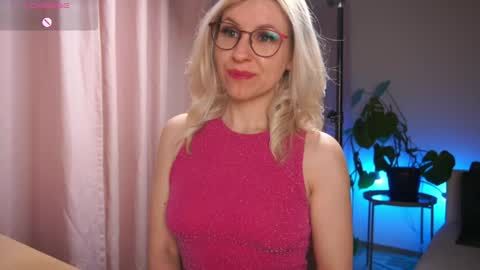 Vanessa online show from April 5, 2026, 5:54 pm