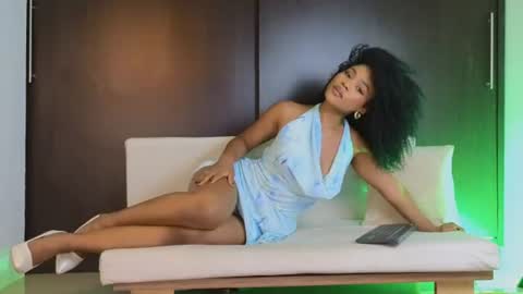 Snapshot of vanestrauss chatting on July 18, 2026, 8:34 pm New account follow me online show from July 18, 2026, 8:34 pm