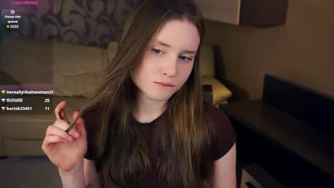 Luna online show from November 7, 2025, 6:52 pm