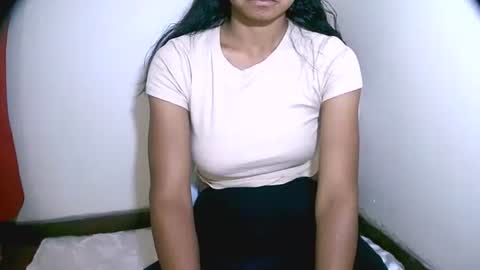 vanih27 online show from March 9, 2026, 7:07 pm