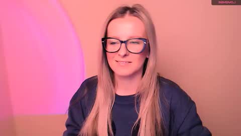 Snapshot of vanillaex_ chatting on February 15, 2026, 5:20 pm Mia online show from February 15, 2026, 5:20 pm