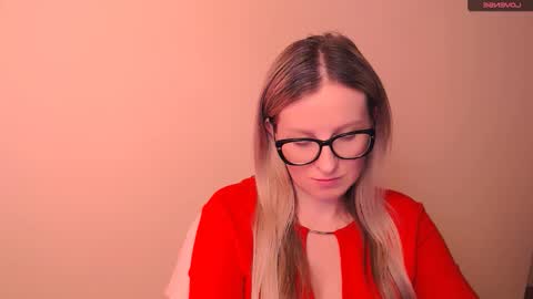 Snapshot of vanillaex_ chatting on February 20, 2026, 5:15 am Mia online show from February 20, 2026, 5:15 am