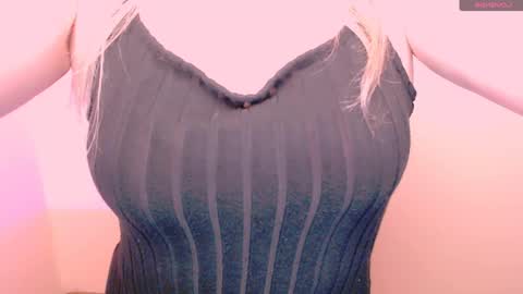 Mia online show from May 22, 2026, 4:34 pm