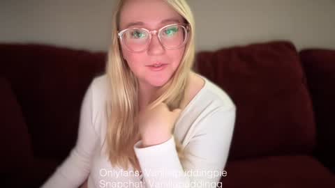 vanillapuddingpie online show from December 6, 2024, 4:58 am