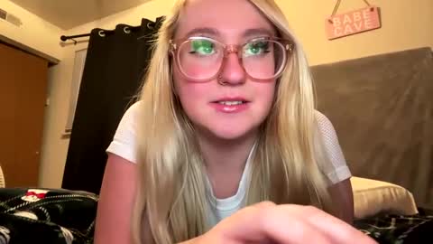 vanillapuddingpie online show from January 8, 2025, 2:46 am